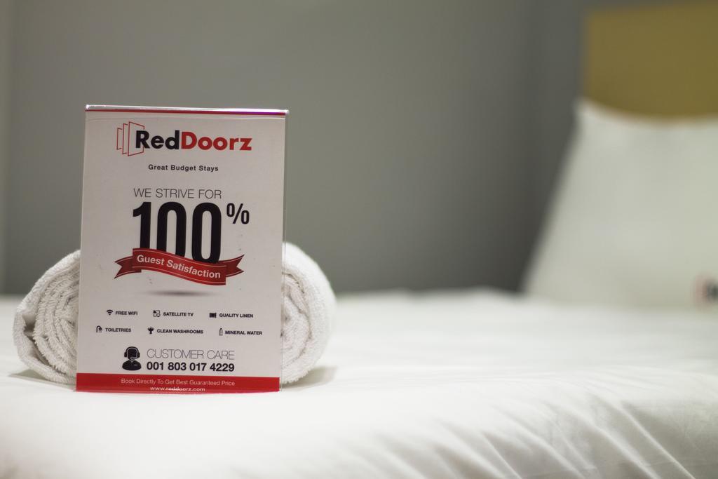 Отель Reddoorz @ Padma Utara Легиан Экстерьер фото