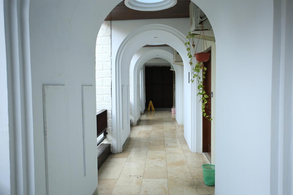 Отель Reddoorz @ Padma Utara Легиан Экстерьер фото