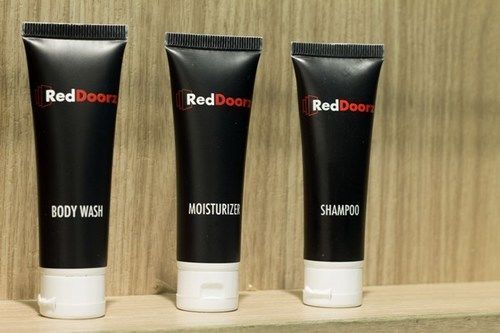 Отель Reddoorz @ Padma Utara Легиан Экстерьер фото